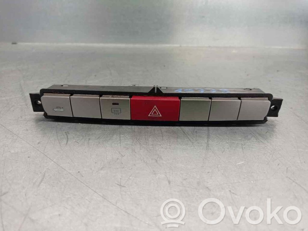 Fiat Linea Botón interruptor de luz de peligro 
