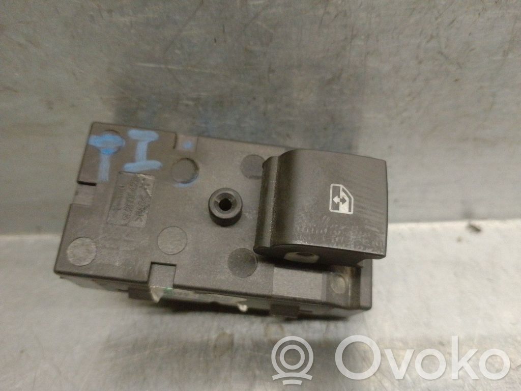Chevrolet Aveo Electric window control switch 