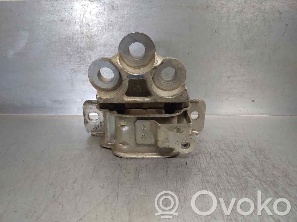 Fiat Tipo Engine mount bracket 