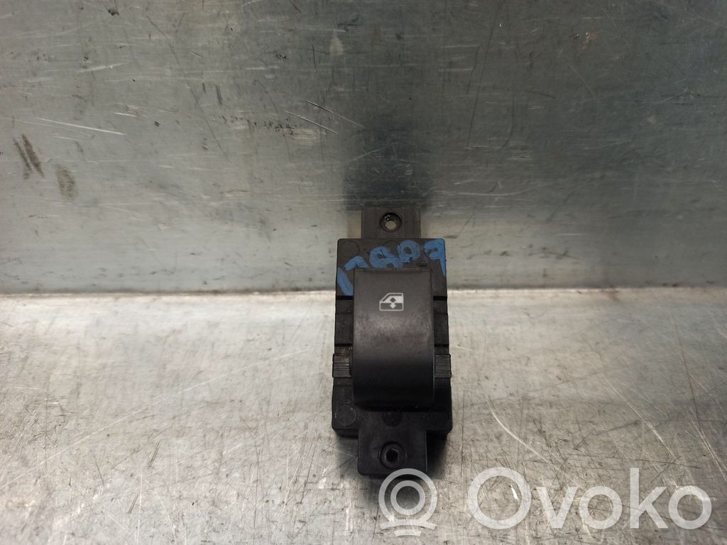 Chevrolet Captiva Electric window control switch 