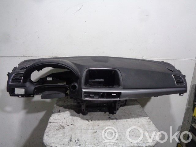 Mazda CX-5 Panelis 