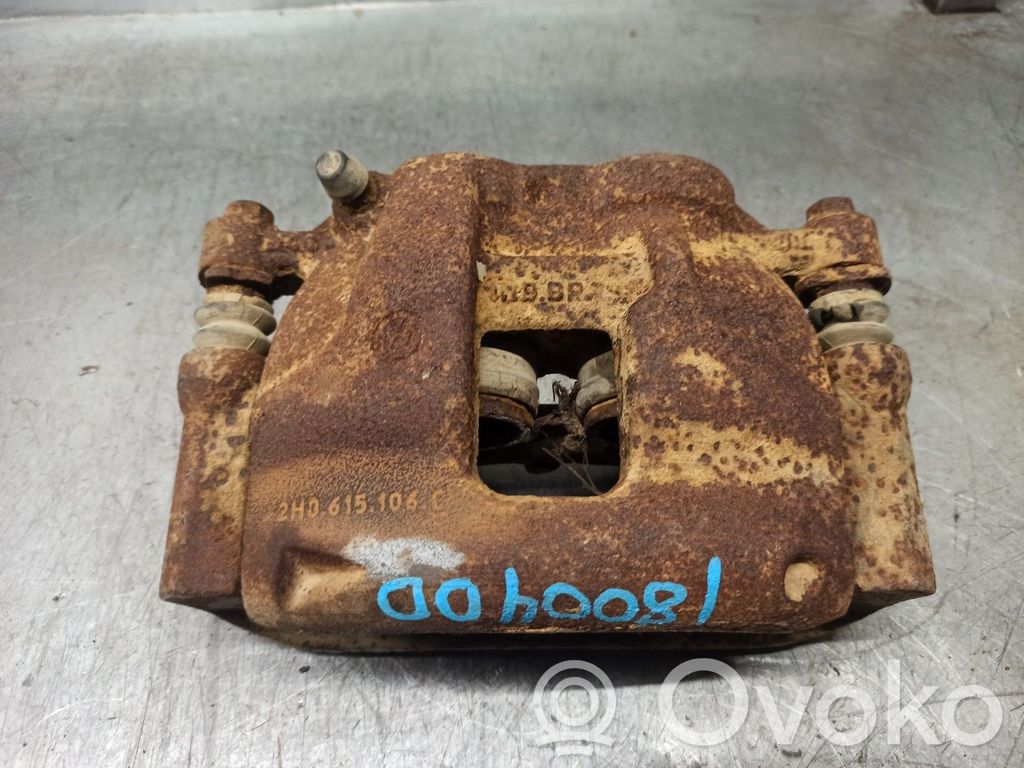 Volkswagen Amarok Zacisk hamulcowy przedni 