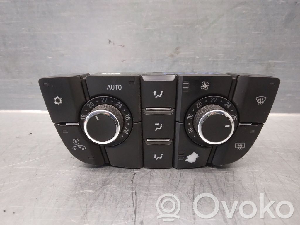 Opel Astra H Climate control unit 