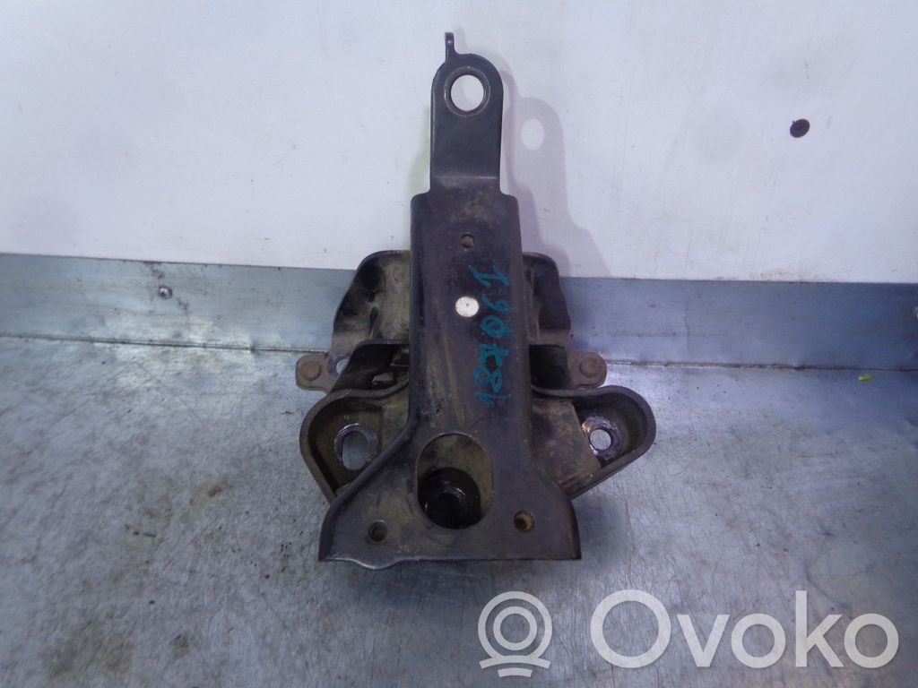 Citroen C1 Engine mount bracket 