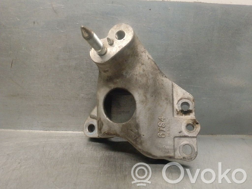 Chevrolet Spark Engine mount bracket 