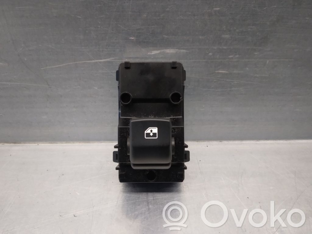 KIA Xceed Electric window control switch 