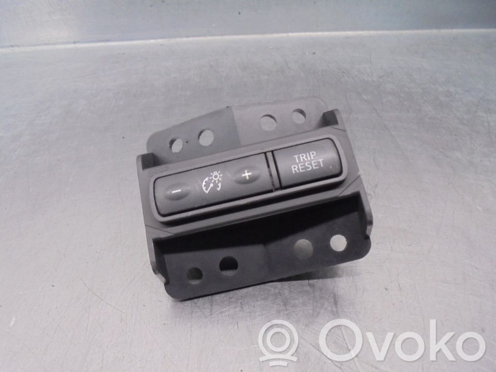 Nissan Pulsar Interruptor de control multifunción 