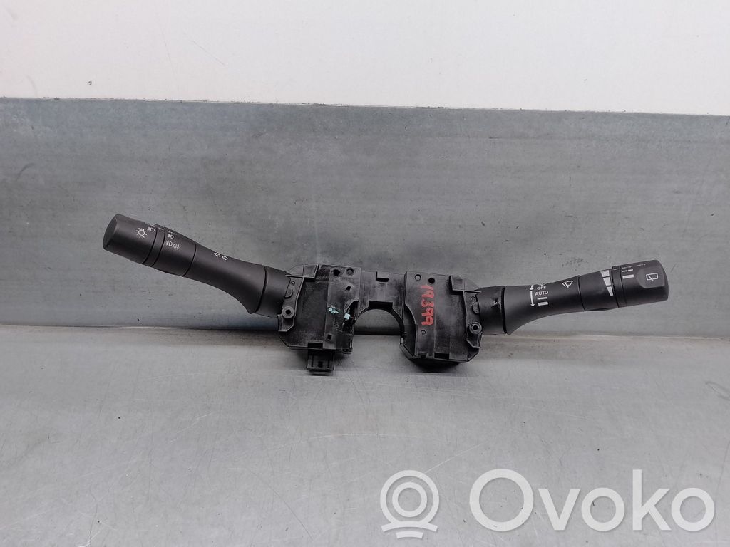 Nissan Juke I F15 Panel lighting control switch 