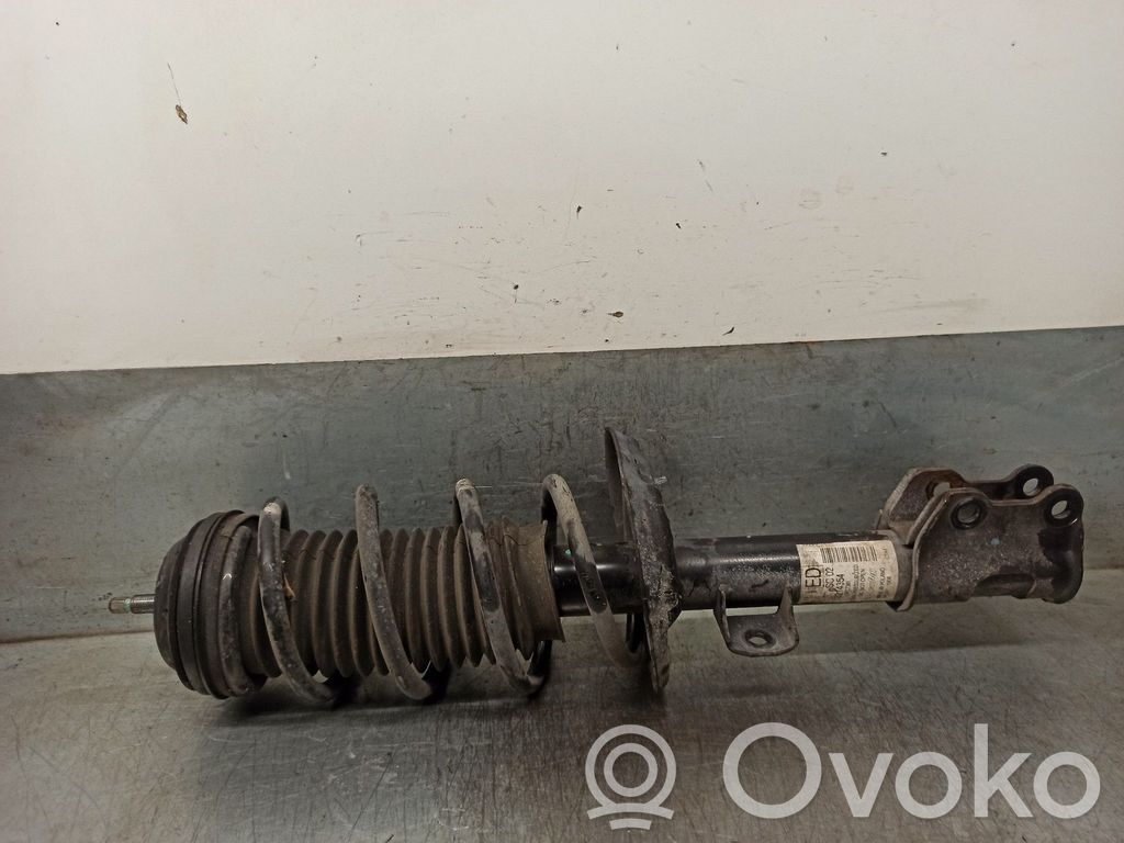 Opel Corsa D Priekšpusē amortizators ar atsperi 