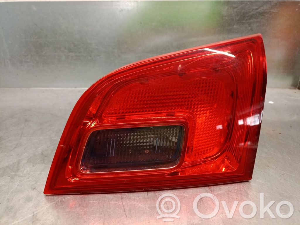 Opel Astra J Lampa tylna 