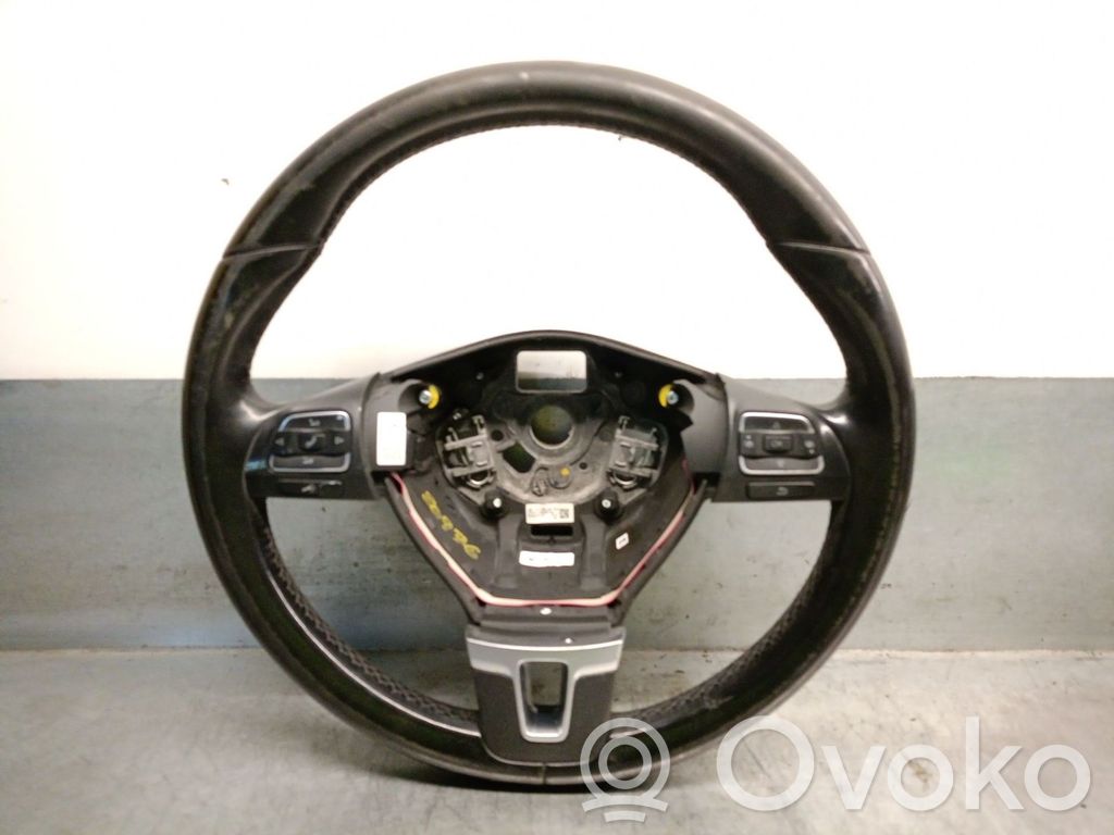 Volkswagen Golf SportWagen Steering wheel 