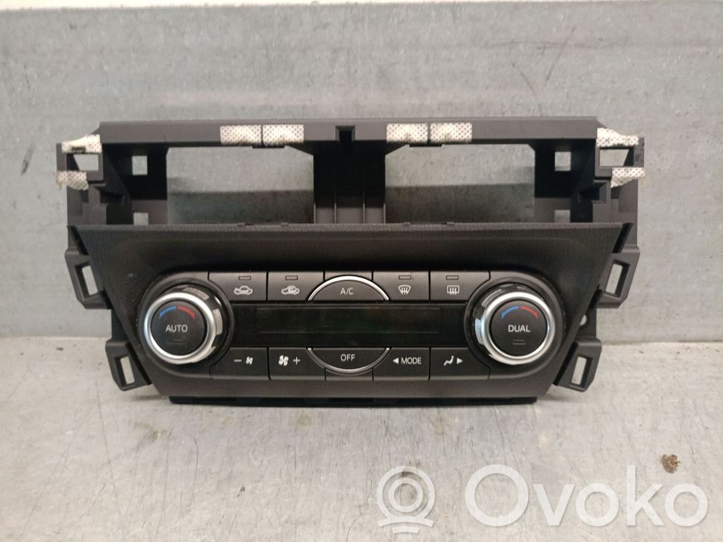 Mazda 3 III Climate control unit 