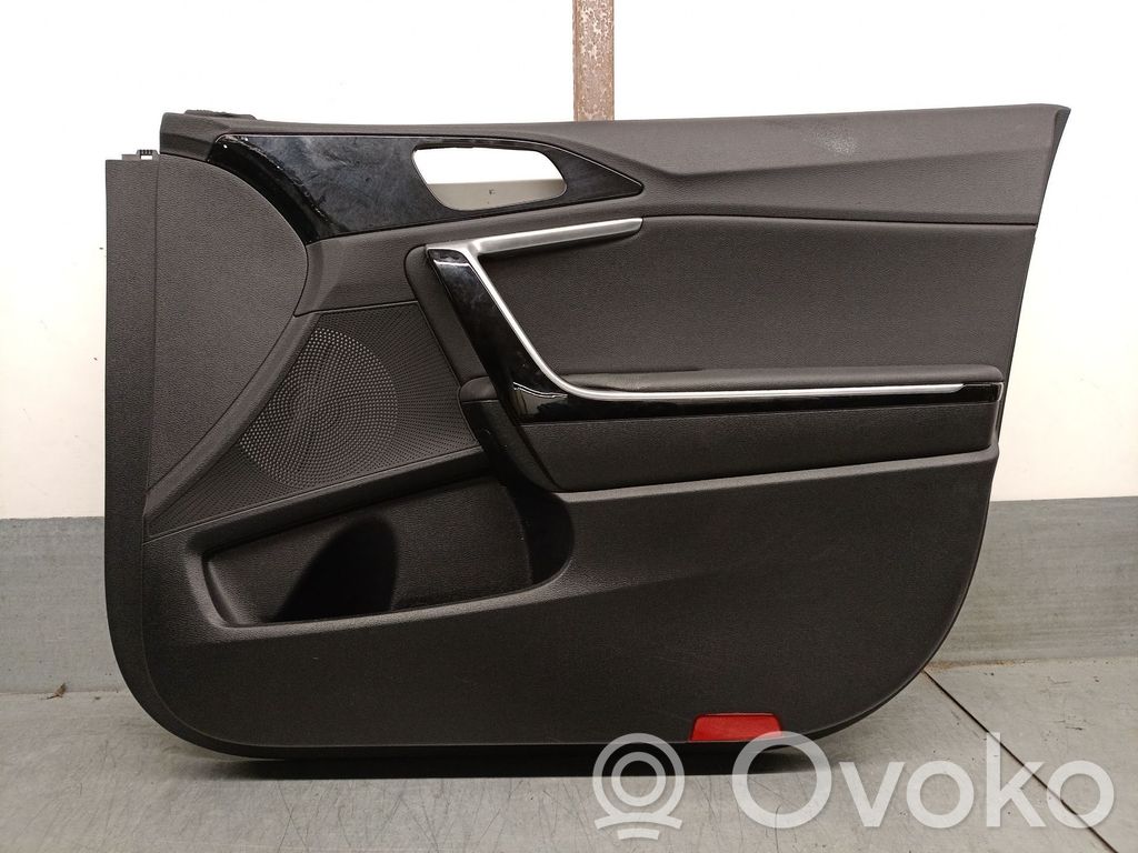 KIA Ceed Etuoven verhoilu 