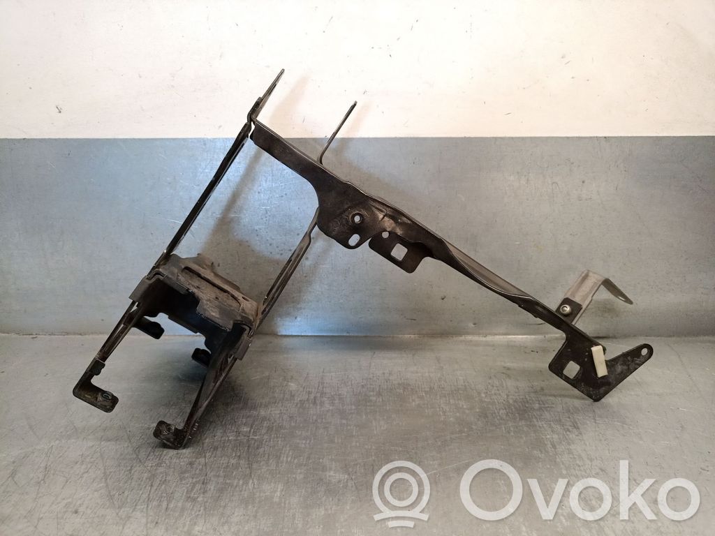 Headlight/headlamp mounting bracket   51117308803,51647245791,CESTAAMARILLA