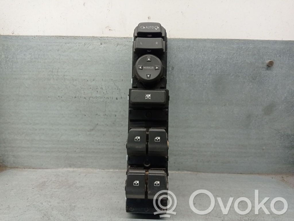Hyundai i30 Electric window control switch 