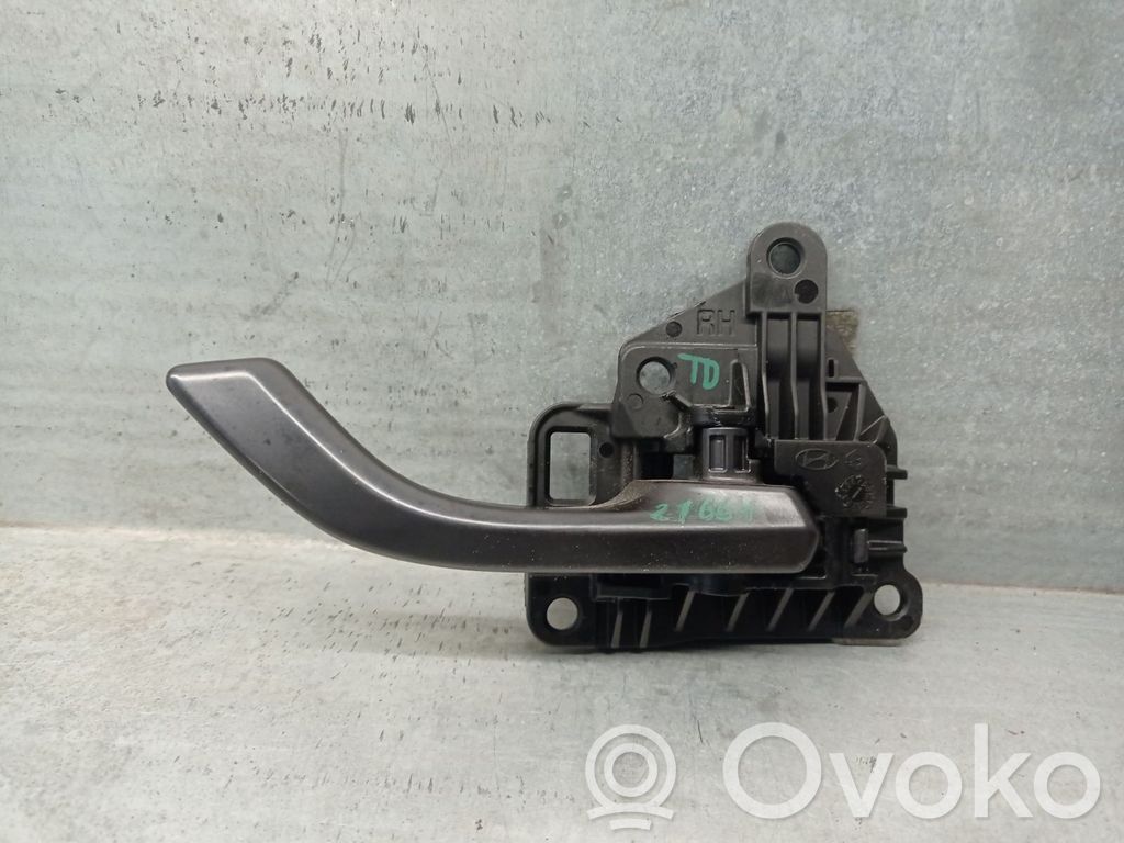 Hyundai i30 Maniglia interna per portiera posteriore 