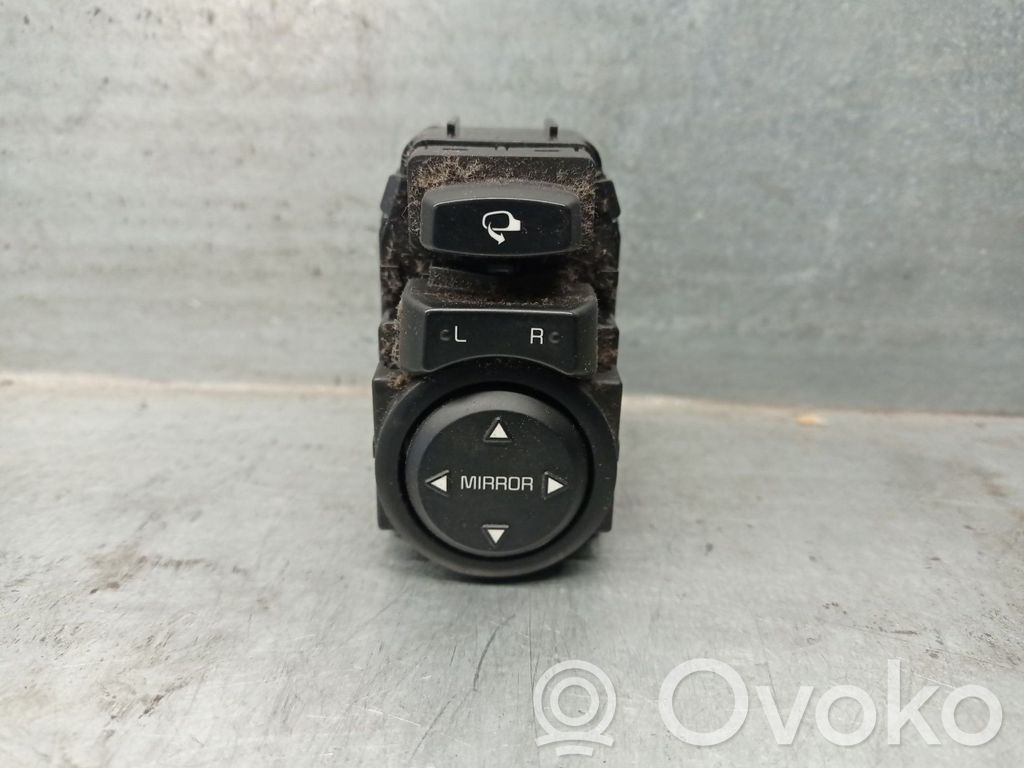 KIA Stonic Wing mirror switch 