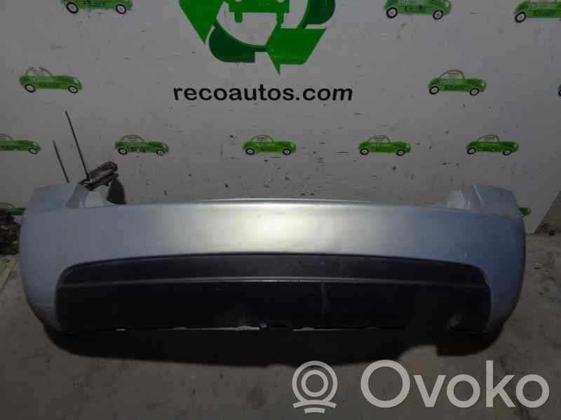 KIA Carens II Parachoques 
