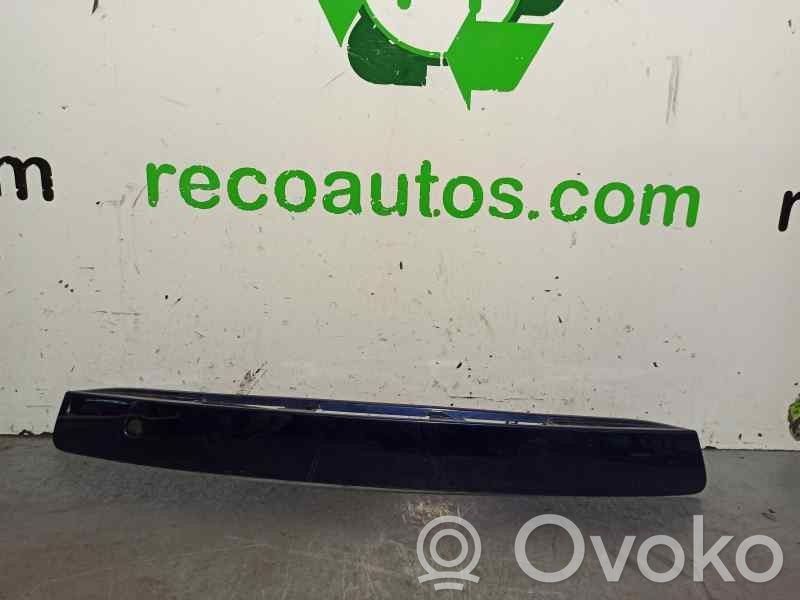 Manecilla externa puerta trasera   6J6A50811