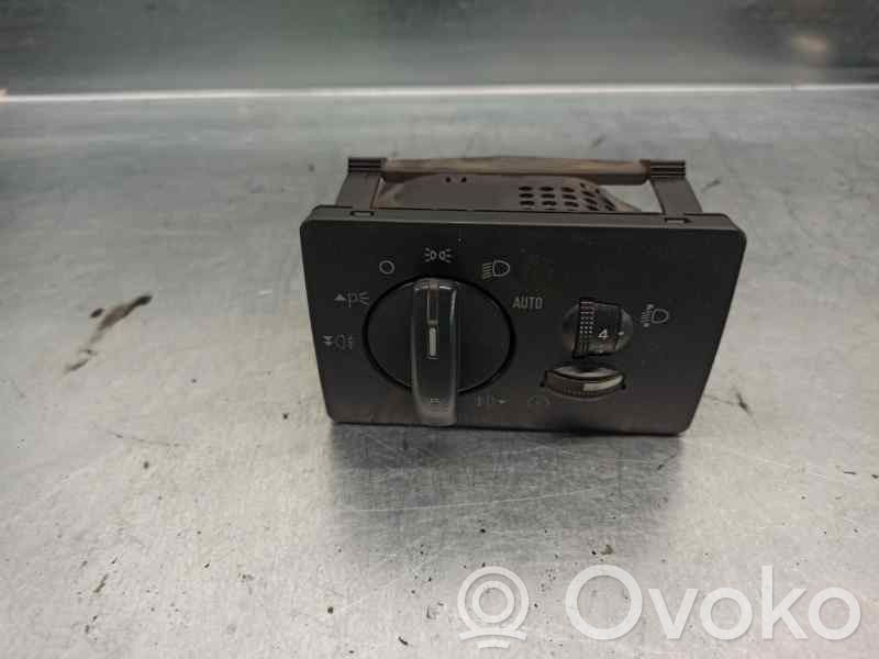 Panel lighting control switch   4M5T13A024CA