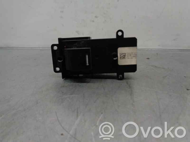 Honda CR-V Electric window control switch 