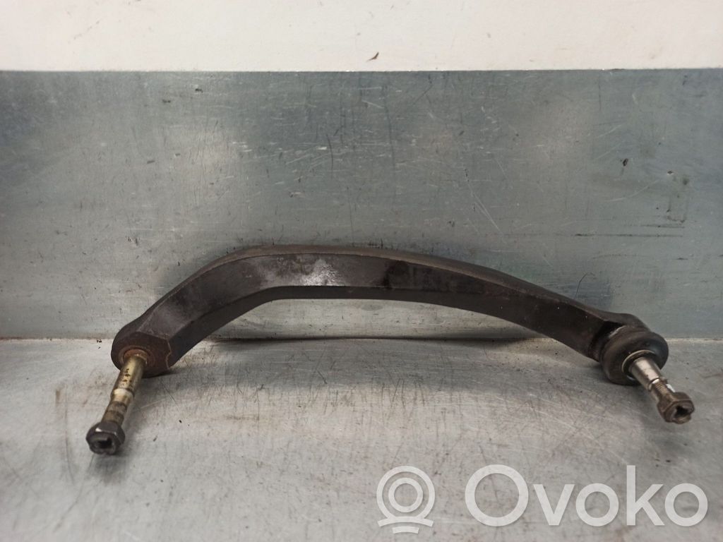 Nissan Primera Querlenker vorne 