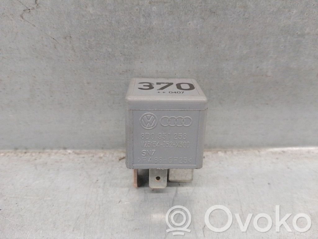 Sulakemoduuli   8D0951253
