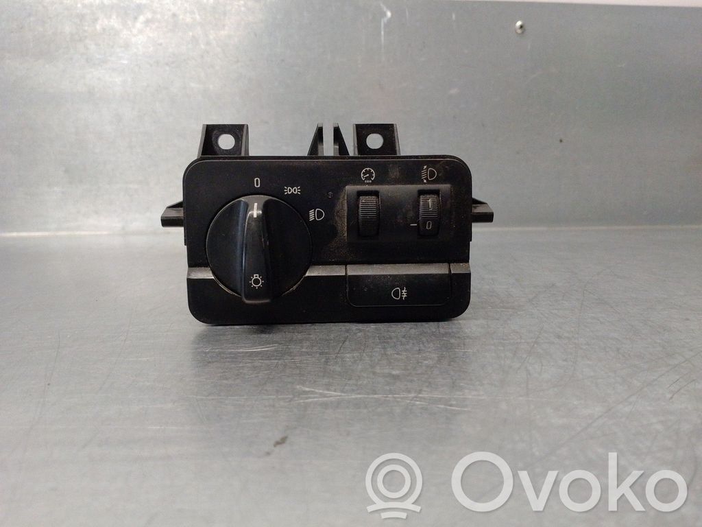 Panel lighting control switch   6919824