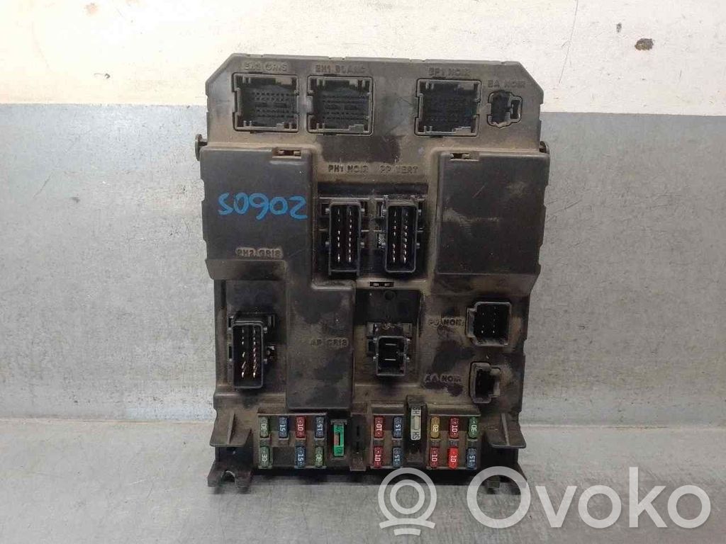 Peugeot 307 Juego de caja de fusibles 