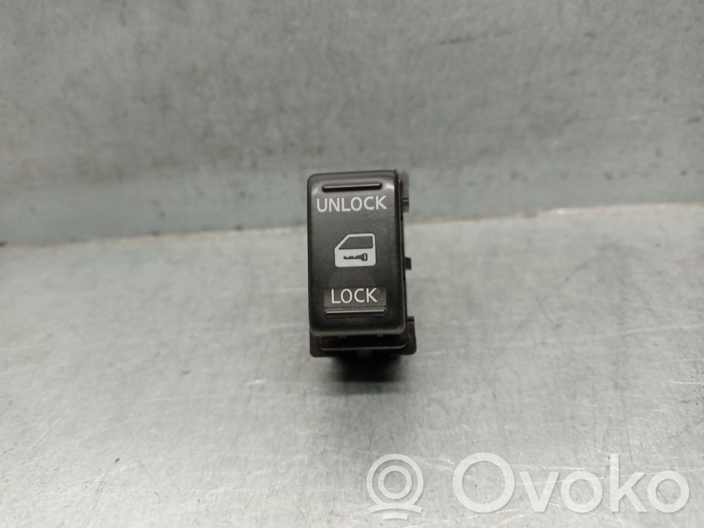 Nissan Pathfinder R51 Interruptor de control multifunción 