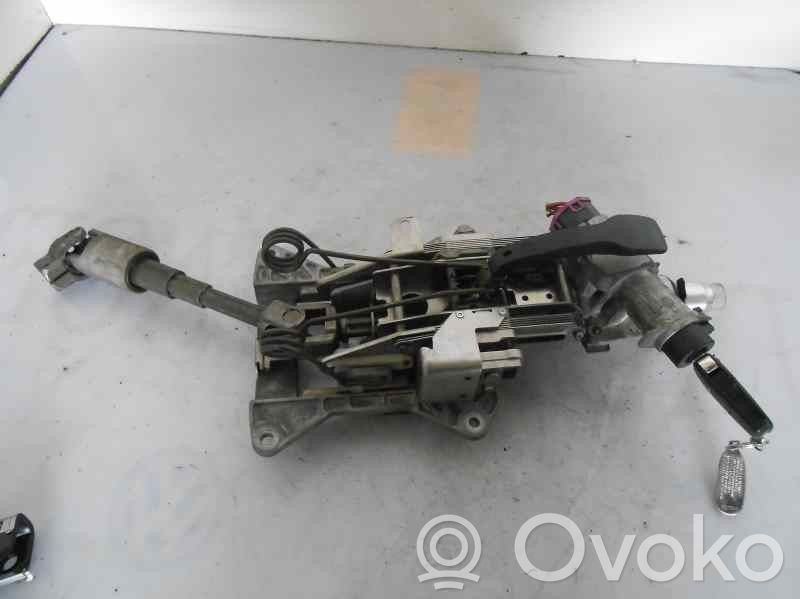 Audi A4 S4 B6 8E 8H Ohjauspyörän akseli 
