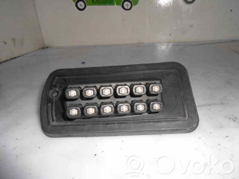 Peugeot 1007 Juego de bisagras de puerta de carga