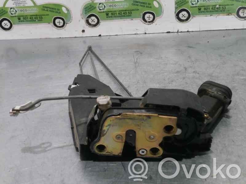 Toyota Corolla E110 Serratura portiera anteriore