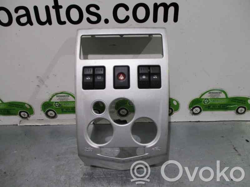 Dacia Logan Pick-Up Botón interruptor de luz de peligro 