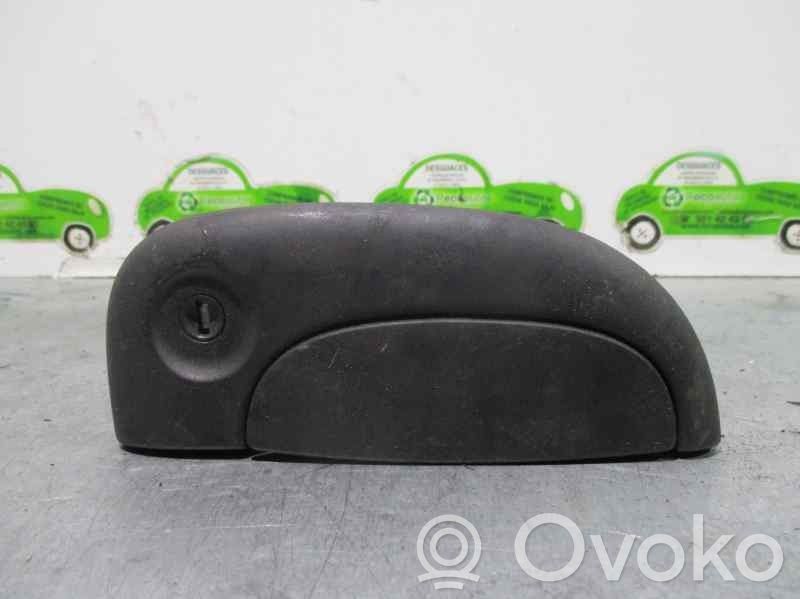 Renault Kangoo I Manecilla externa puerta delantera 