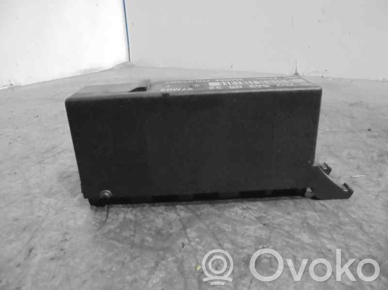 Mercedes-Benz C W202 Module de fusibles 
