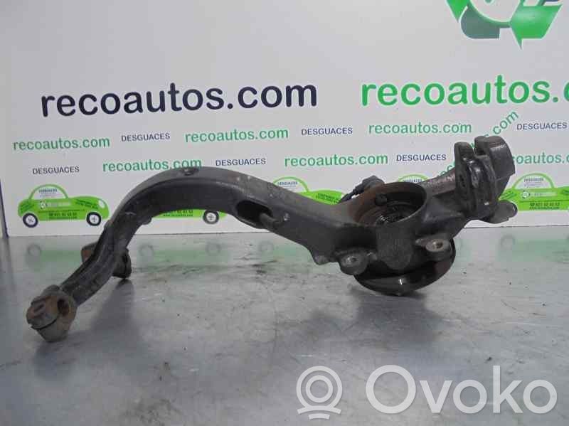 Audi A4 S4 B5 8D Fuso a snodo con mozzo ruota anteriore 