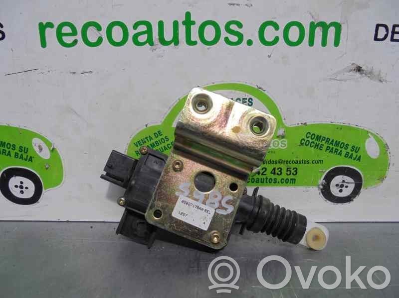 Motor de cierre de puerta trasera   05067138AB
