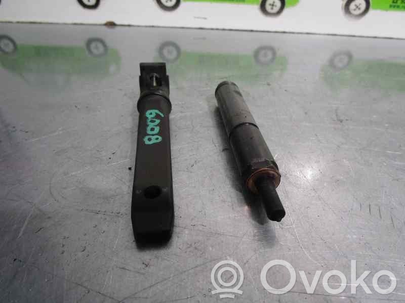 Inyector de combustible   90573867,0432193686