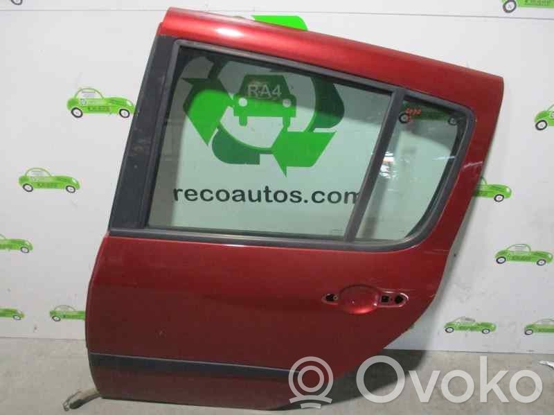 Puerta trasera   821014278R,5PUERTAS