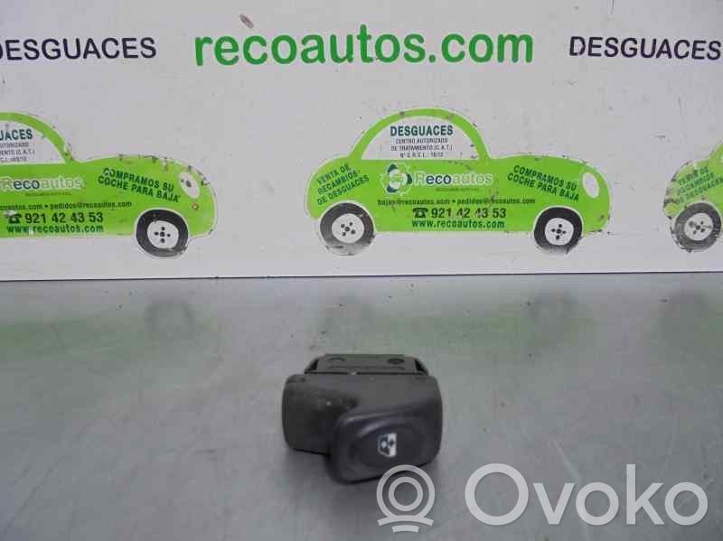 Renault Clio II Przyciski szyb 
