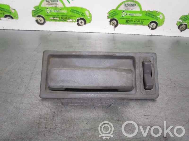 Nissan Serena Manecilla interna puerta trasera 