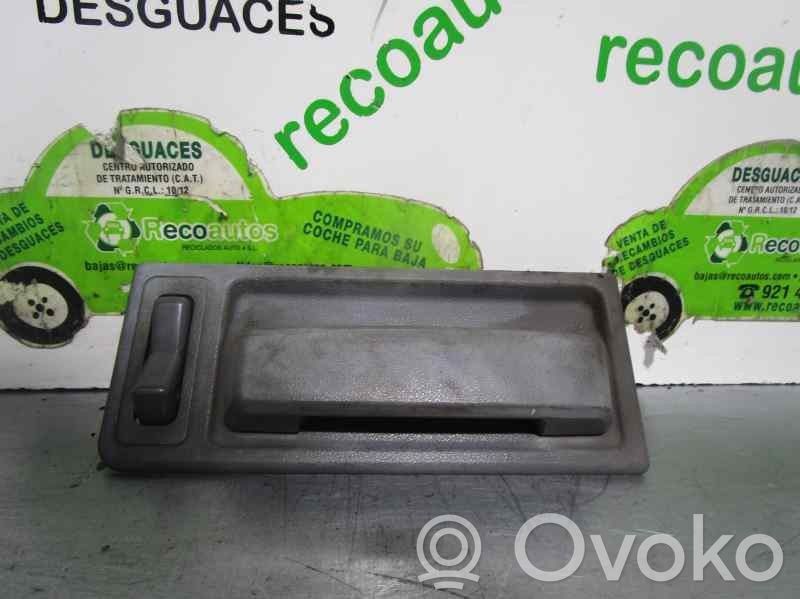Nissan Serena Manecilla interna puerta trasera 