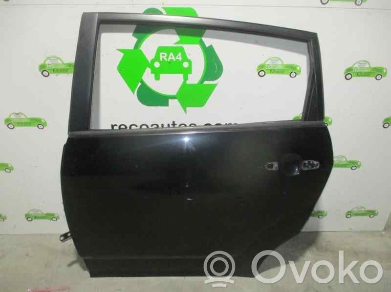 Takaovi   670040F010,NEGRA,5PUERTAS