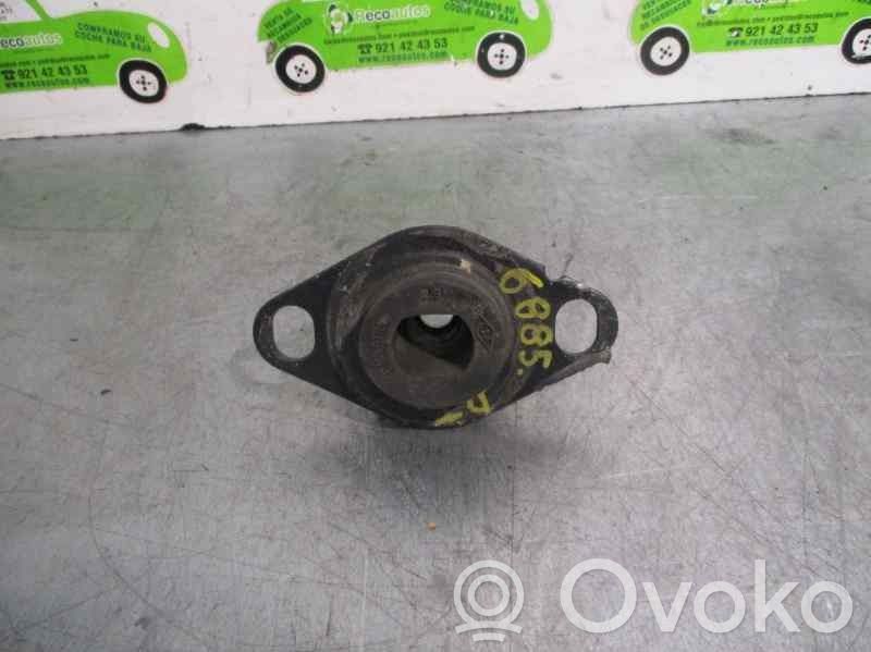 Engine mount bracket   7700788318
