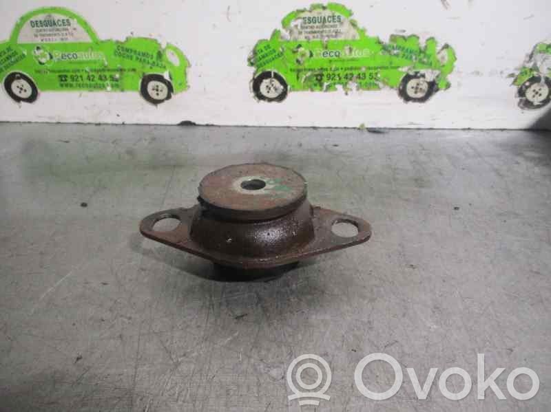 Renault Megane I Engine mount bracket 