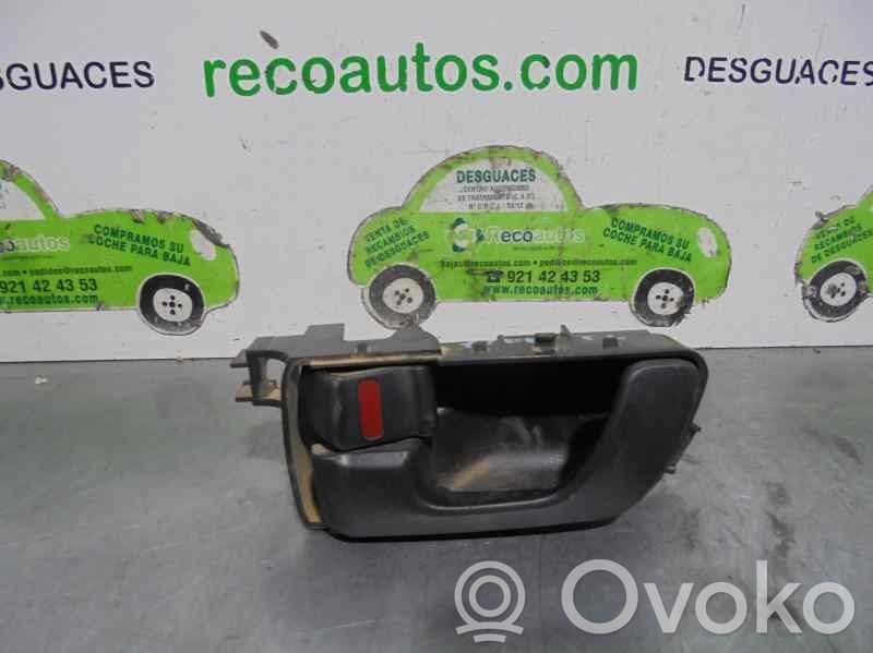 Manecilla interna puerta trasera   MR432271