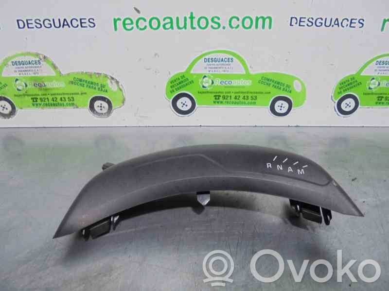 Citroen C4 Grand Picasso Contour de levier de vitesses 