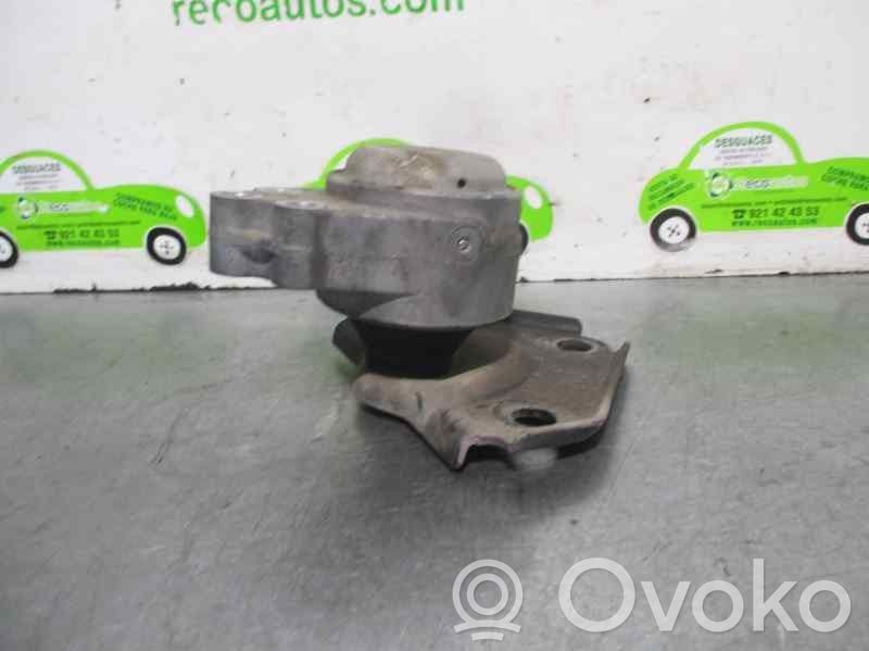Ford Fusion Engine mount bracket 