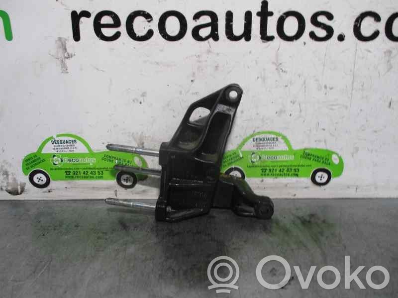 Opel Vectra B Engine mount bracket 